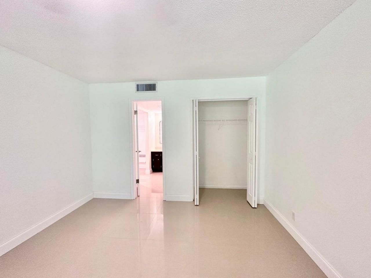 10193 N Military Drive, Unit 203, Palm Beach Gardens, FL 33410 Photo