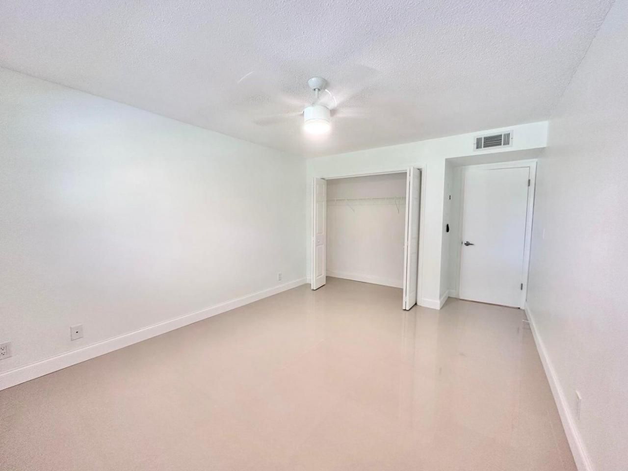 10193 N Military Drive, Unit 203, Palm Beach Gardens, FL 33410 Photo