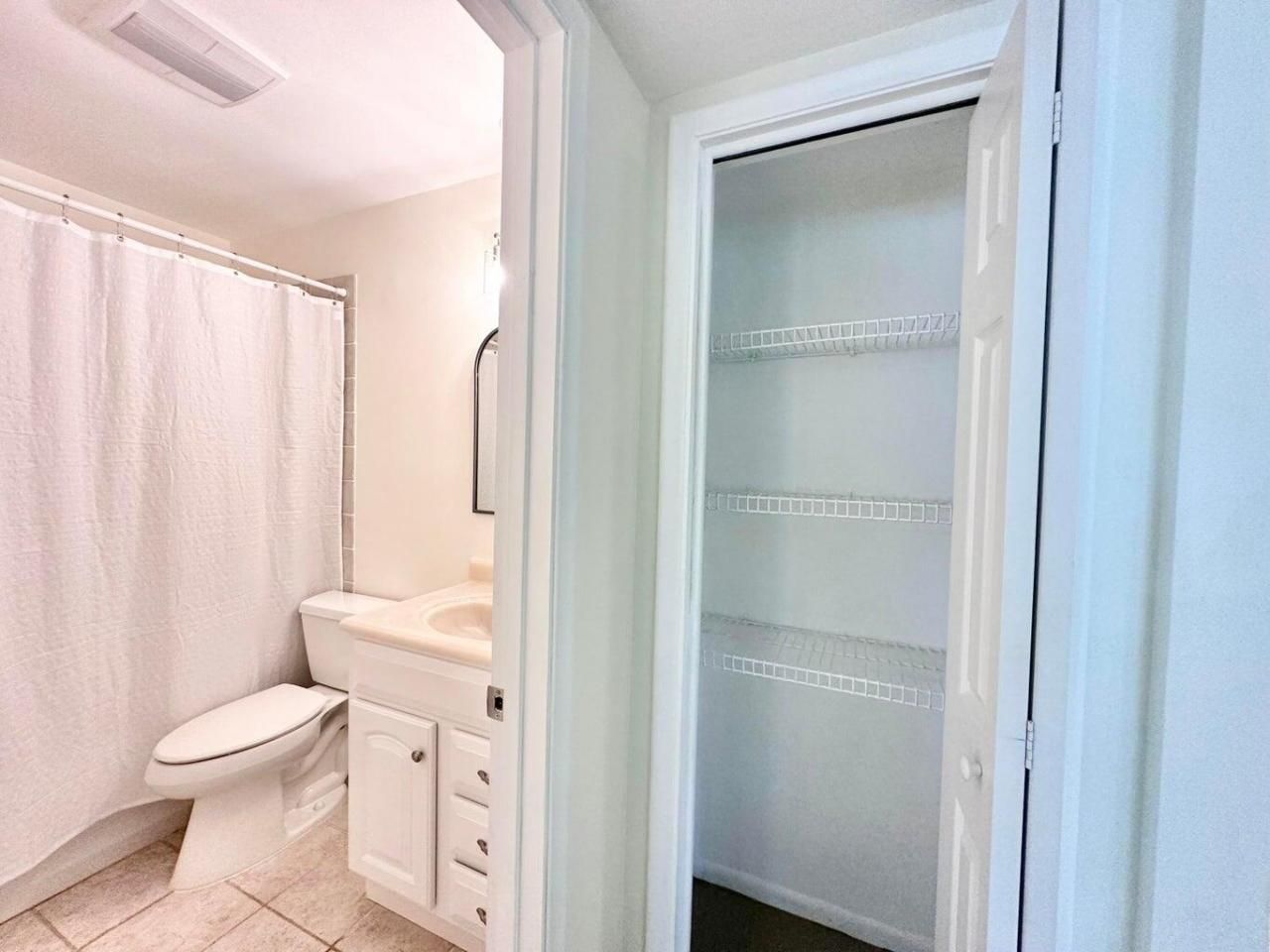 10193 N Military Drive, Unit 203, Palm Beach Gardens, FL 33410 Photo