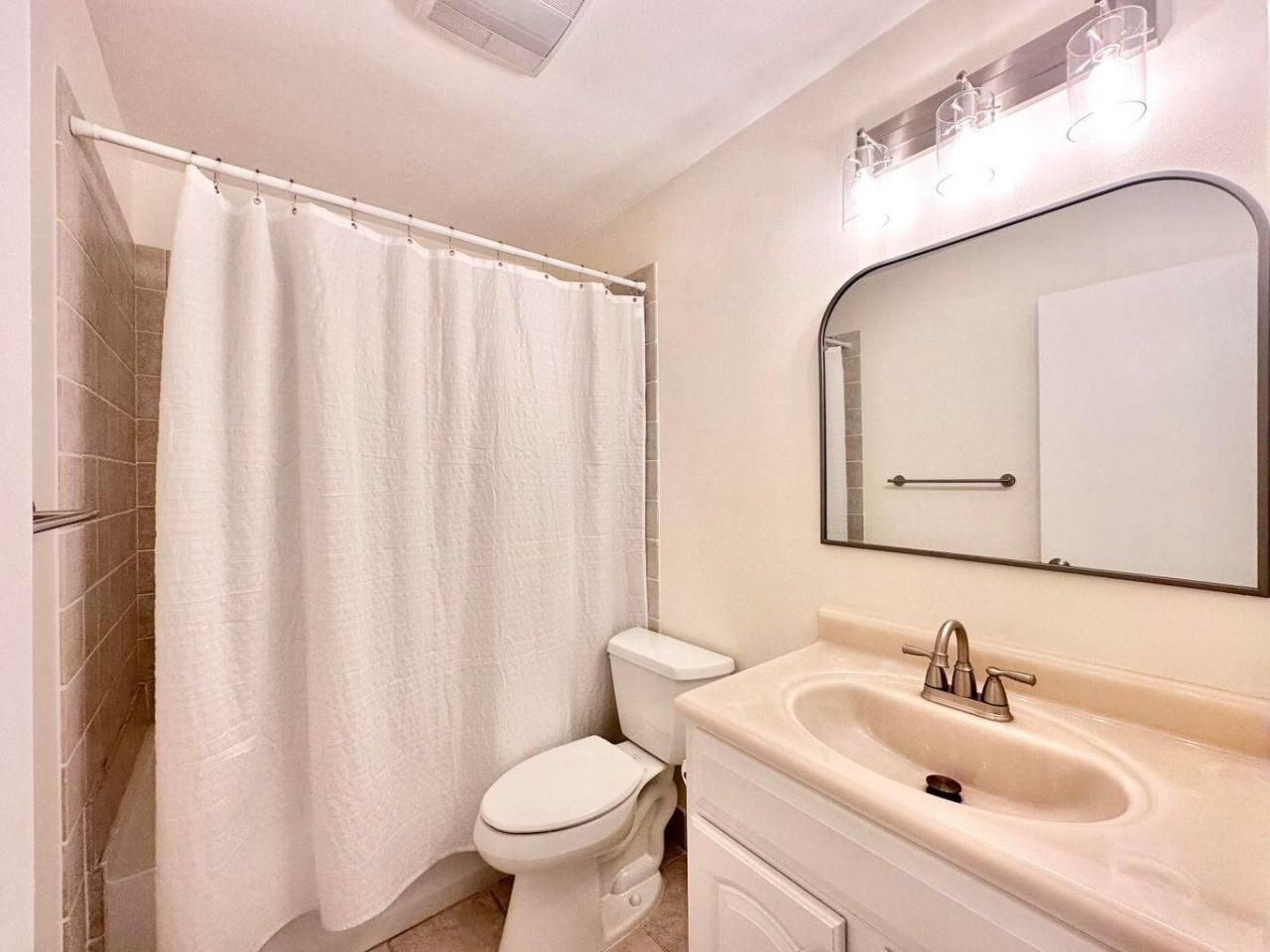 10193 N Military Drive, Unit 203, Palm Beach Gardens, FL 33410 Photo