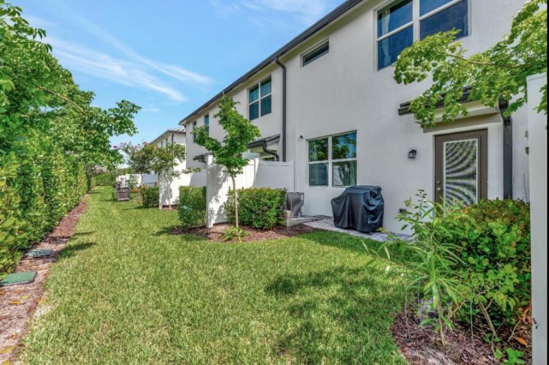 3247 Watercress Drive, Lauderdale Lakes, FL 33311 Photo