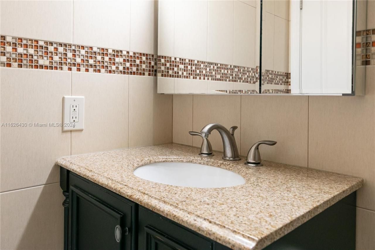 3135 S Ocean Dr, Unit 227, Hallandale Beach, FL 33009 Photo