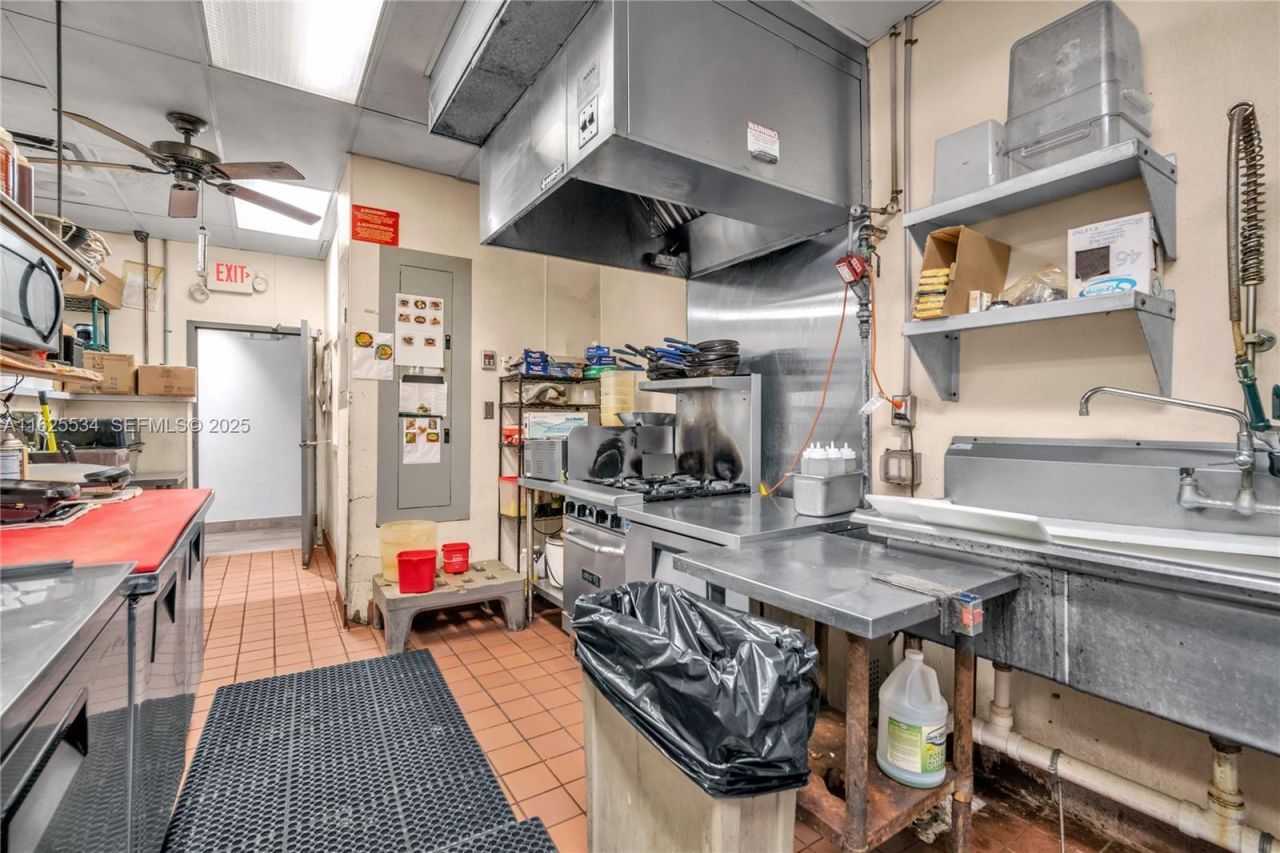 21316 Saint Andrews Blvd ( Restaurant For Sale ), Boca Raton, FL 33432 Photo