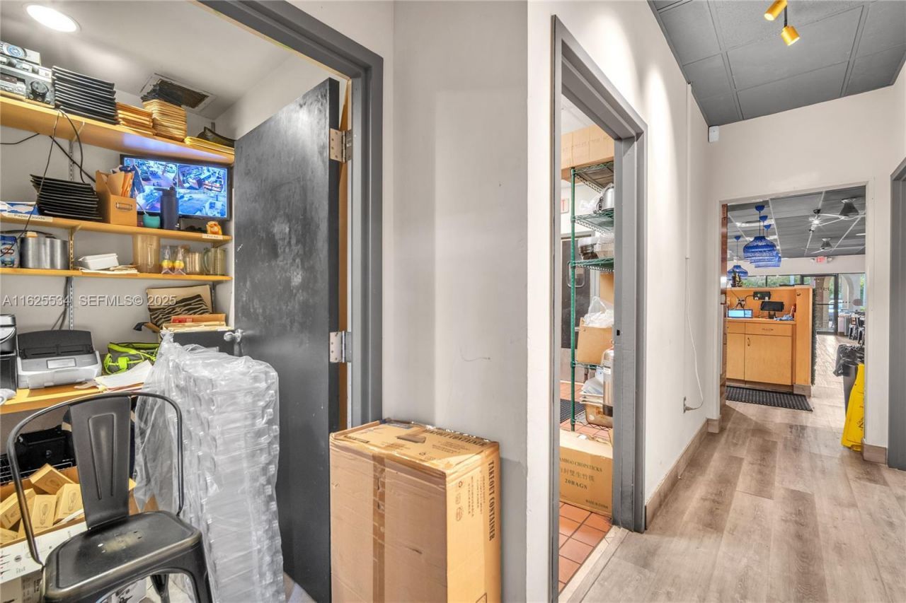 21316 Saint Andrews Blvd ( Restaurant For Sale ), Boca Raton, FL 33432 Photo