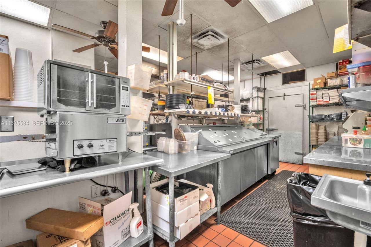 21316 Saint Andrews Blvd ( Restaurant For Sale ), Boca Raton, FL 33432 Photo