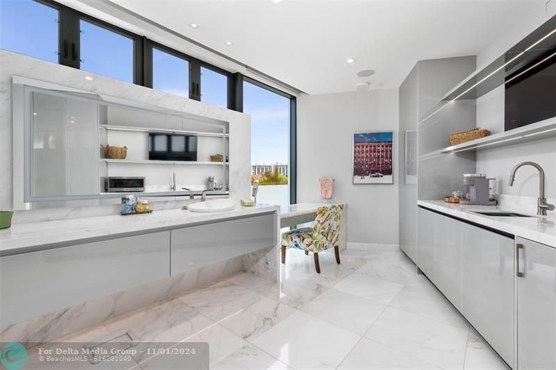 34 Minnetonka Rd, Sea Ranch Lakes, FL 33308 Photo