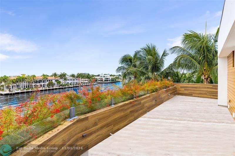 34 Minnetonka Rd, Sea Ranch Lakes, FL 33308 Photo