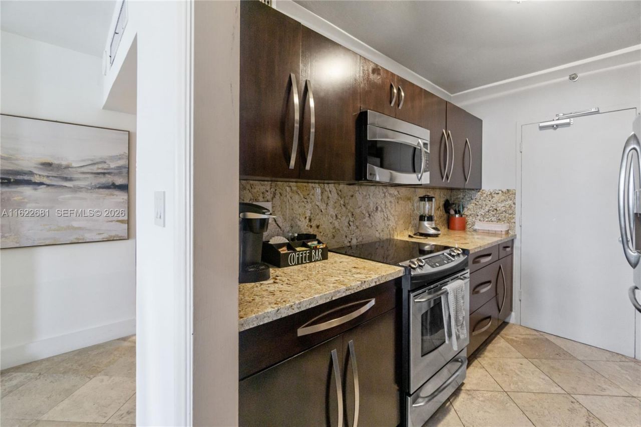 100 Lincoln Rd, Unit 1422, Miami Beach, FL 33139 Photo