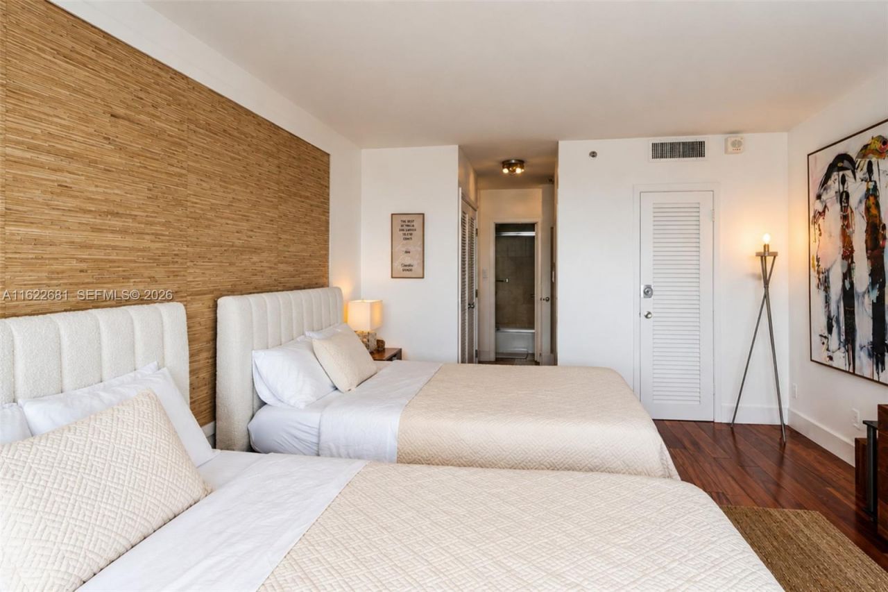 100 Lincoln Rd, Unit 1422, Miami Beach, FL 33139 Photo