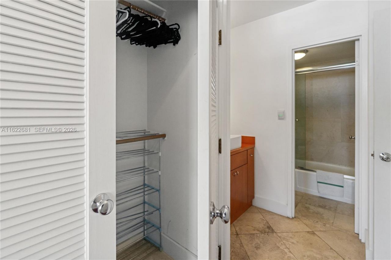 100 Lincoln Rd, Unit 1422, Miami Beach, FL 33139 Photo