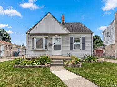 1051 CAPITOL Avenue, Lincoln Park, MI 48146