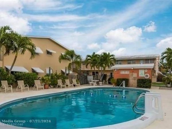 2106 NE 56th Ct, Unit 107, Fort Lauderdale, FL 33308