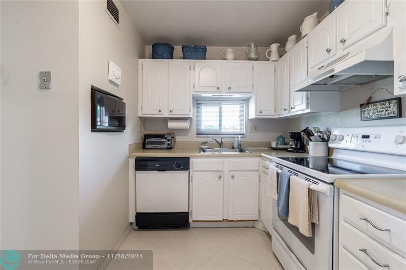 671 S Hollybrook Drive, Unit 306, Pembroke Pines, FL 33025 Photo
