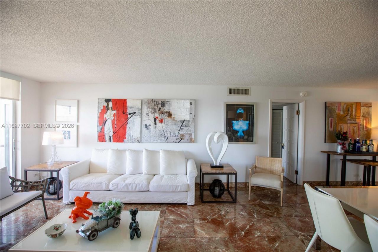 6039 Collins Ave, Unit 1728, Miami Beach, FL 33140 Photo