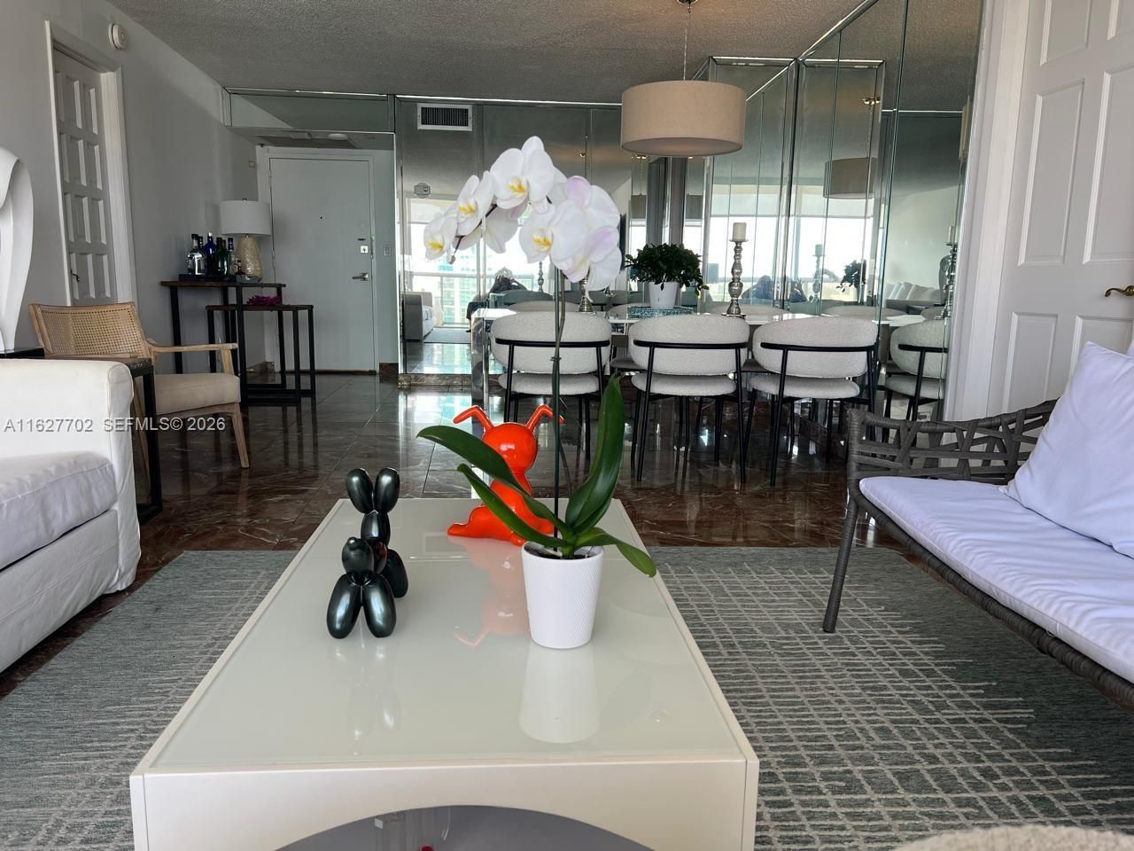 6039 Collins Ave, Unit 1728, Miami Beach, FL 33140 Photo