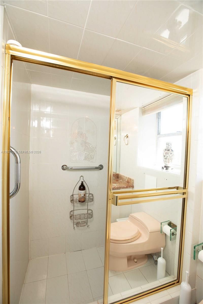 6039 Collins Ave, Unit 1728, Miami Beach, FL 33140 Photo