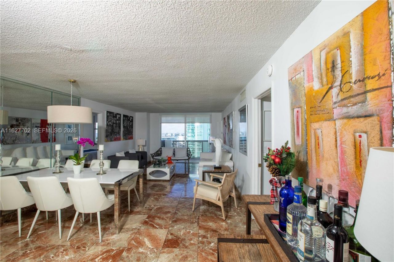 6039 Collins Ave, Unit 1728, Miami Beach, FL 33140 Photo
