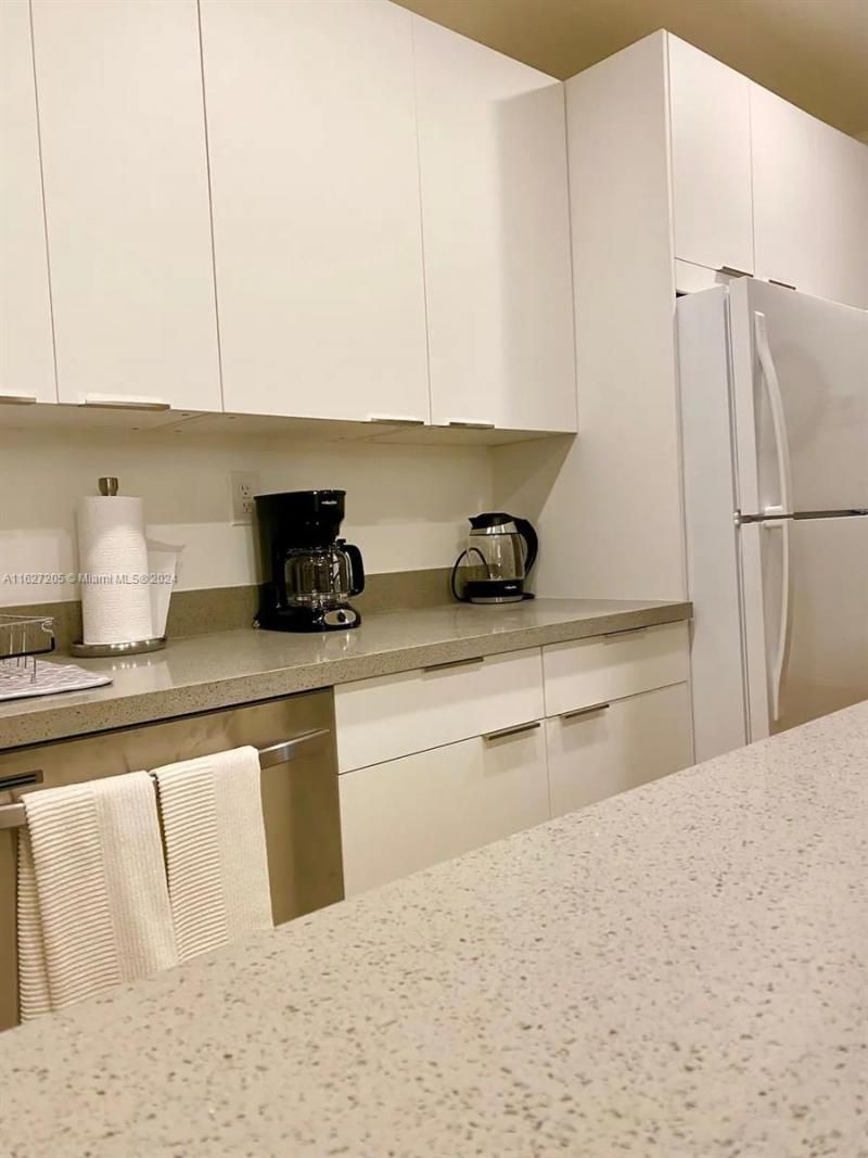 100 Sunrise Dr, Unit 24, Key Biscayne, FL 33149 Photo