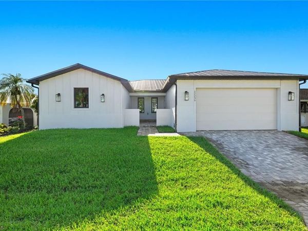 12230 Matlacha BLVD, MATLACHA ISLES, FL 33991