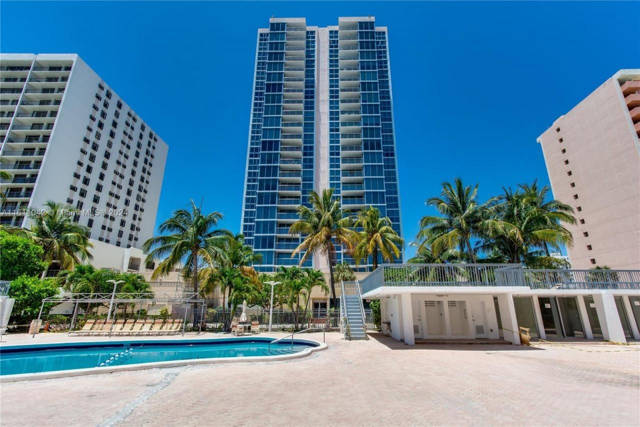 2655 Collins Ave, Unit 2302, Miami Beach, FL 33140 Photo