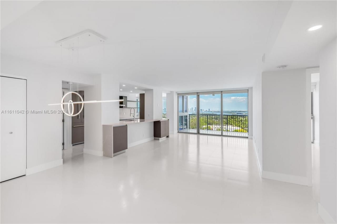 2655 Collins Ave, Unit 2302, Miami Beach, FL 33140 Photo