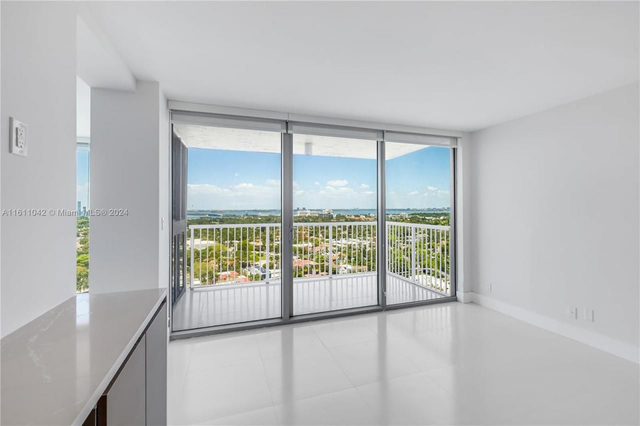 2655 Collins Ave, Unit 2302, Miami Beach, FL 33140 Photo