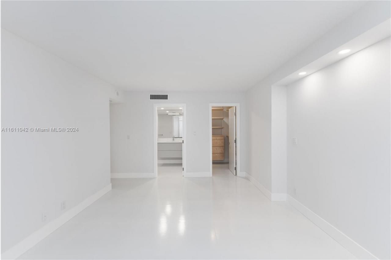 2655 Collins Ave, Unit 2302, Miami Beach, FL 33140 Photo