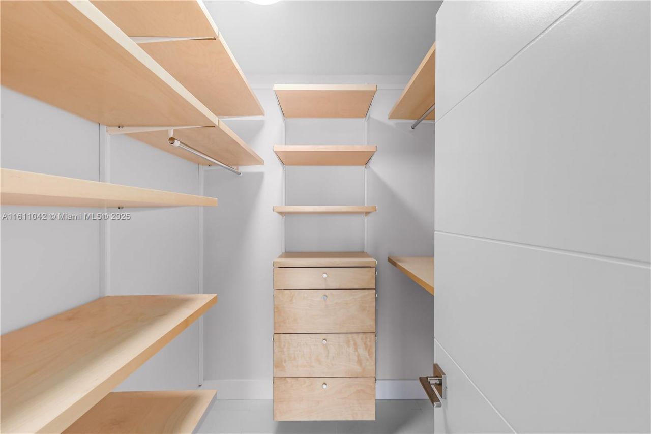 2655 Collins Ave, Unit 2302, Miami Beach, FL 33140 Photo