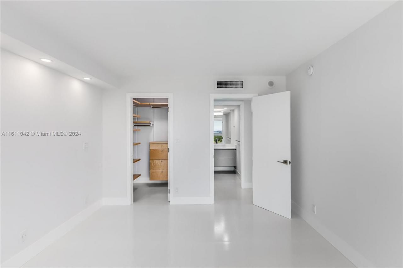 2655 Collins Ave, Unit 2302, Miami Beach, FL 33140 Photo