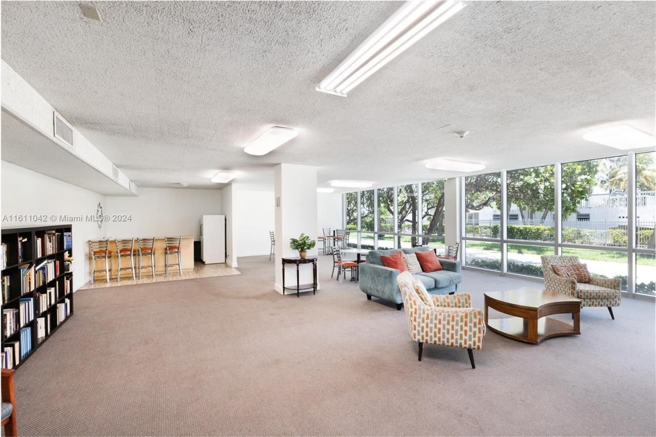 2655 Collins Ave, Unit 2302, Miami Beach, FL 33140 Photo