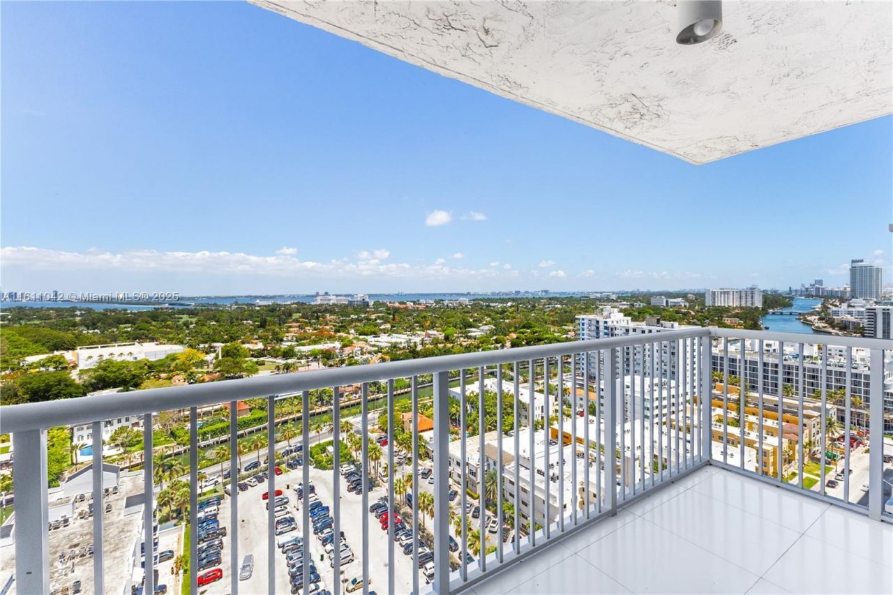 2655 Collins Ave, Unit 2302, Miami Beach, FL 33140 Photo