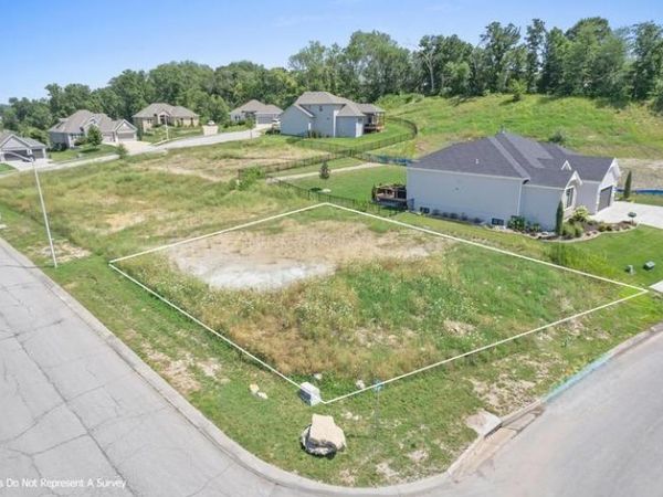 12201 Walnut Street, Kansas City, MO 64146