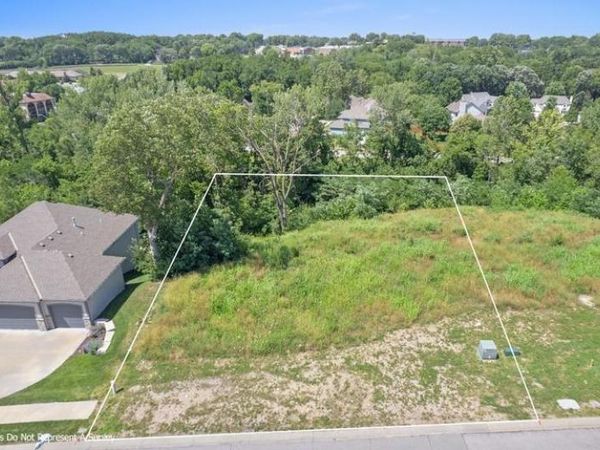 12 E 122nd Street, Kansas City, MO 64145