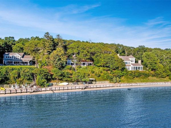 930 W Cove Road, Cutchogue, NY 11935