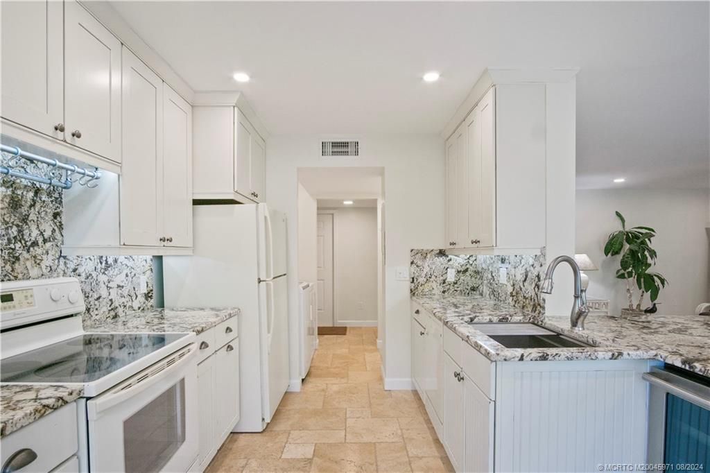 1555 NE Ocean Boulevard, Unit 103, Stuart, FL 34996 Photo