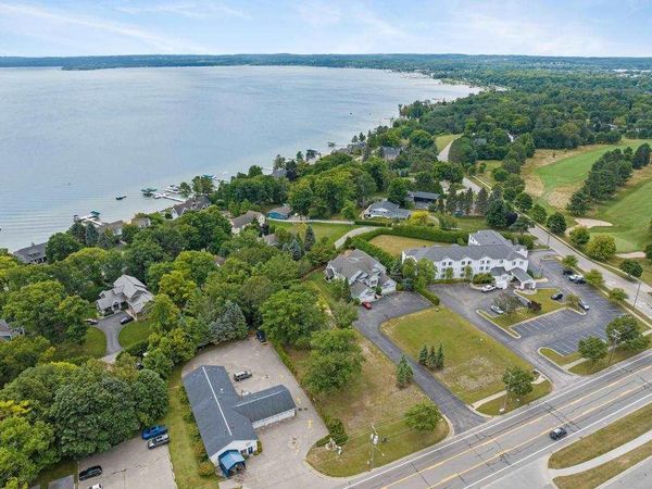 840 Petoskey Avenue, Charlevoix, MI 49720