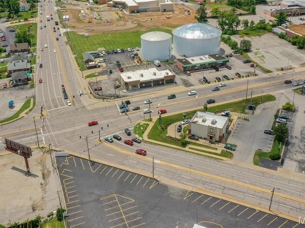 10004 Gravois Road, St Louis, MO 63123