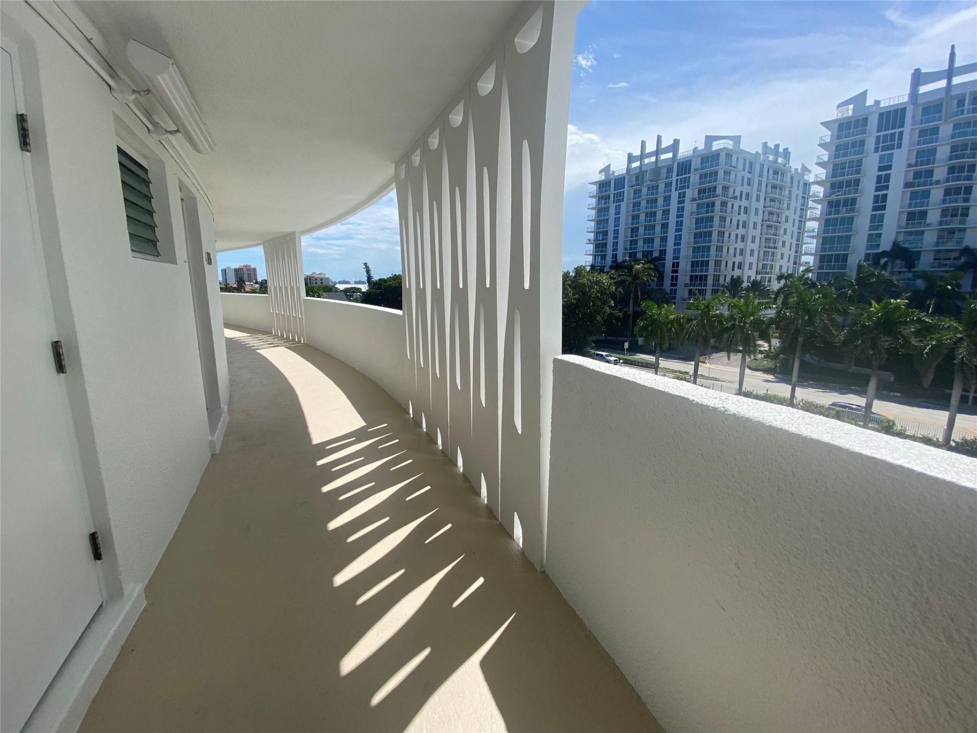 2840 N Ocean Boulevard, Unit 403, Fort Lauderdale, FL 33308 Photo