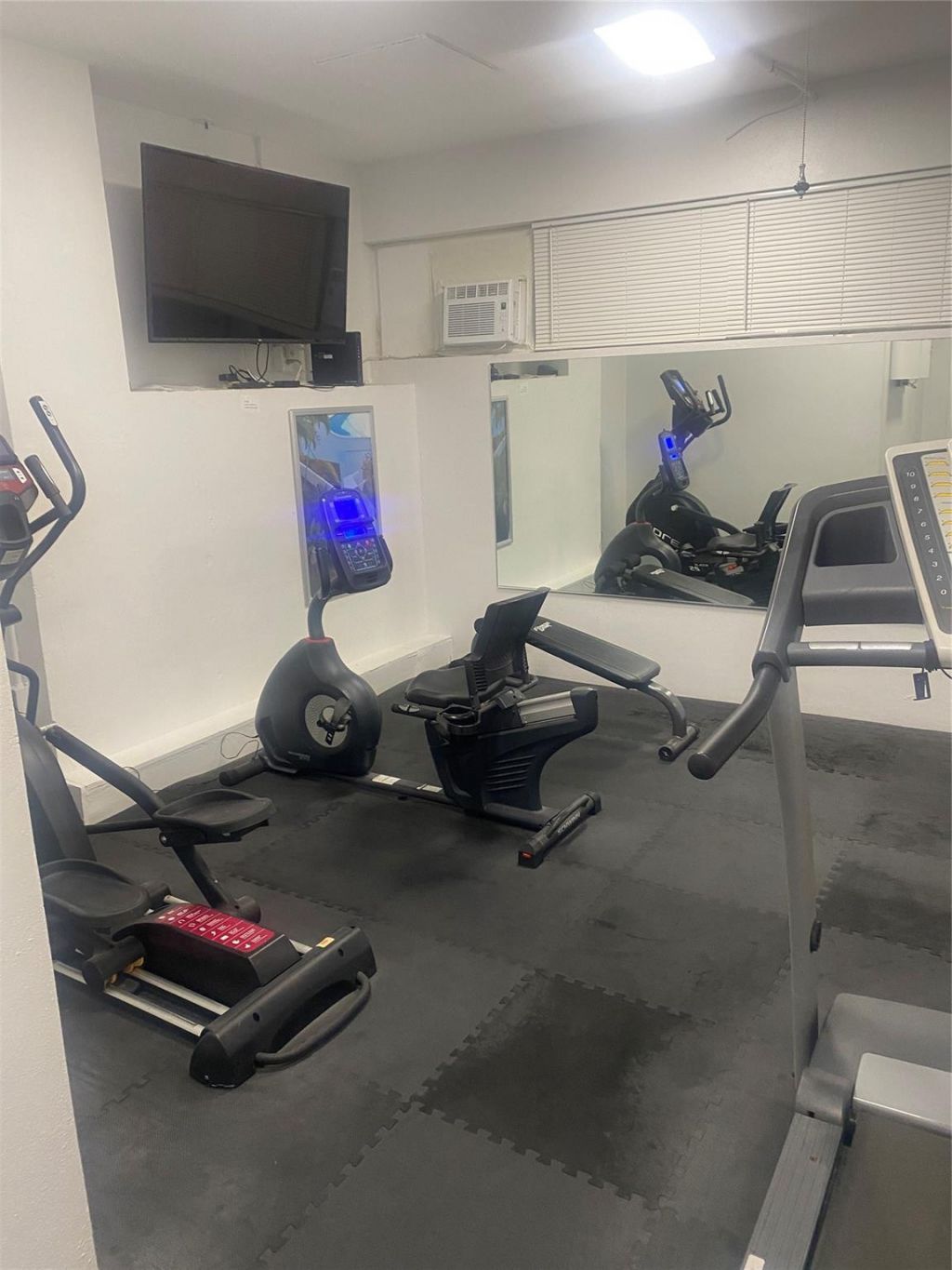 2840 N Ocean Boulevard, Unit 403, Fort Lauderdale, FL 33308 Photo