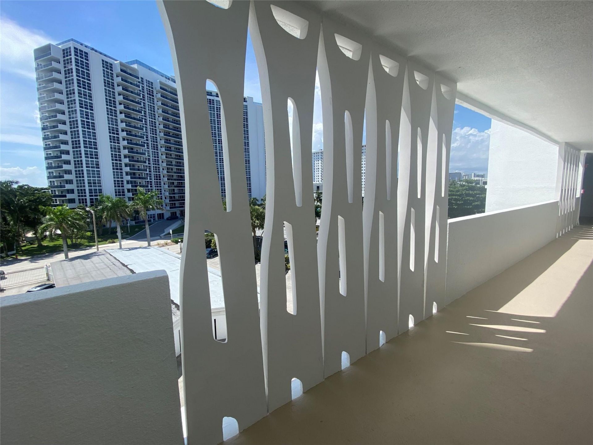 2840 N Ocean Boulevard, Unit 403, Fort Lauderdale, FL 33308 Photo