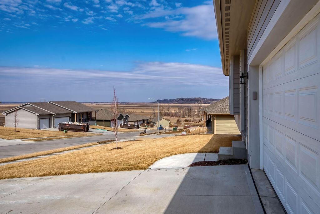 1335 Copper Mountain Drive, Crescent, IA 51526 Main Photo