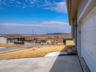 1335 COPPER MOUNTAIN Drive, CRESCENT, IA 51526