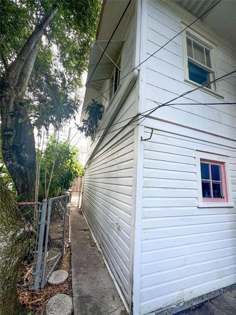 421 10th Avenue N, Saint Petersburg, FL 33701 Photo