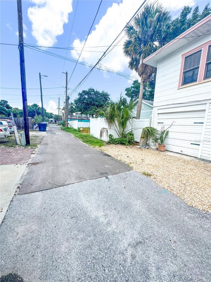 421 10th Avenue N, Saint Petersburg, FL 33701 Photo