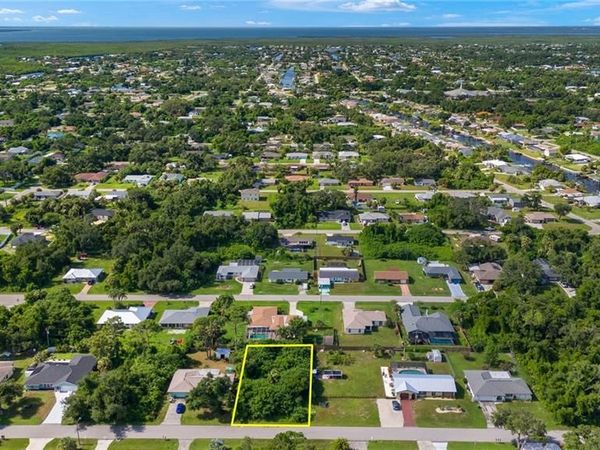 1133 Victoria AVE, PORT CHARLOTTE, FL 33948