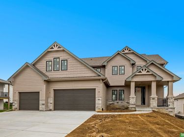 19058 Camelback Circle, Gretna, NE 68136