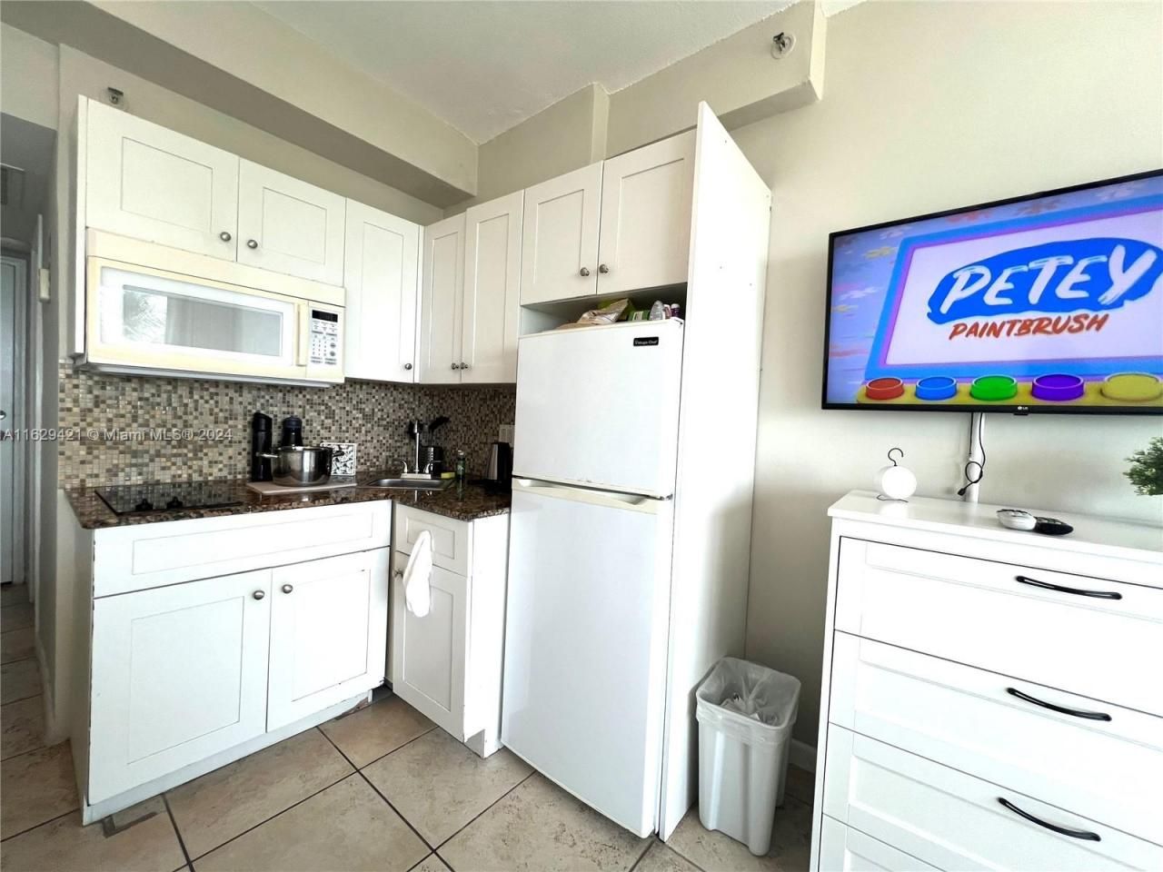 6345 Collins Ave, Unit 635, Miami Beach, FL 33141 Photo