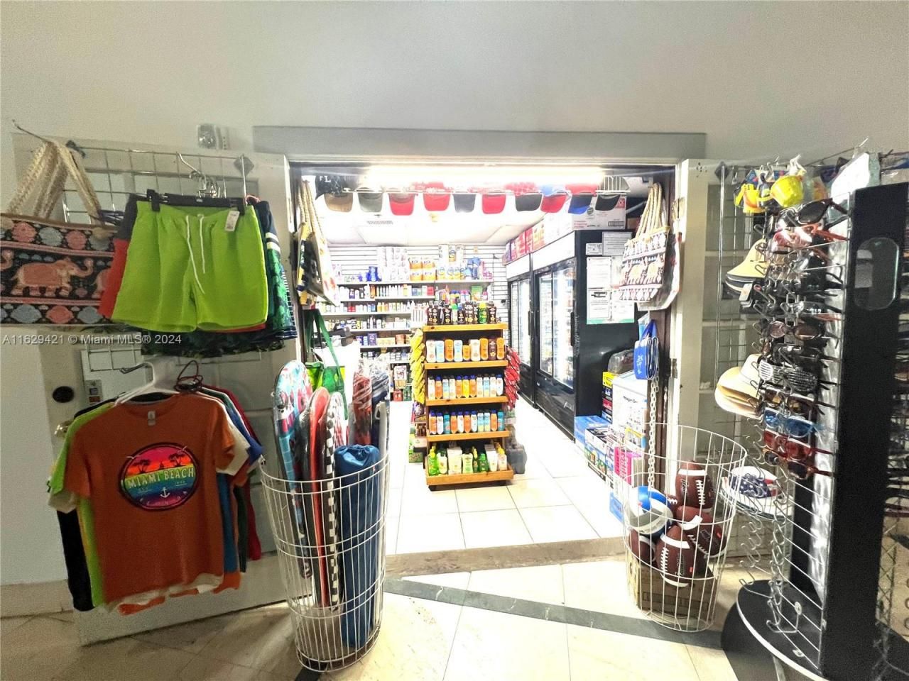 6345 Collins Ave, Unit 635, Miami Beach, FL 33141 Photo