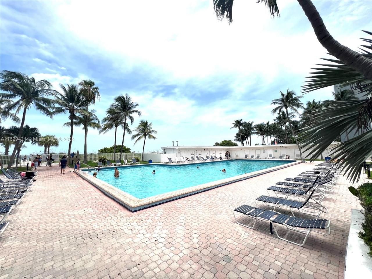6345 Collins Ave, Unit 635, Miami Beach, FL 33141 Photo