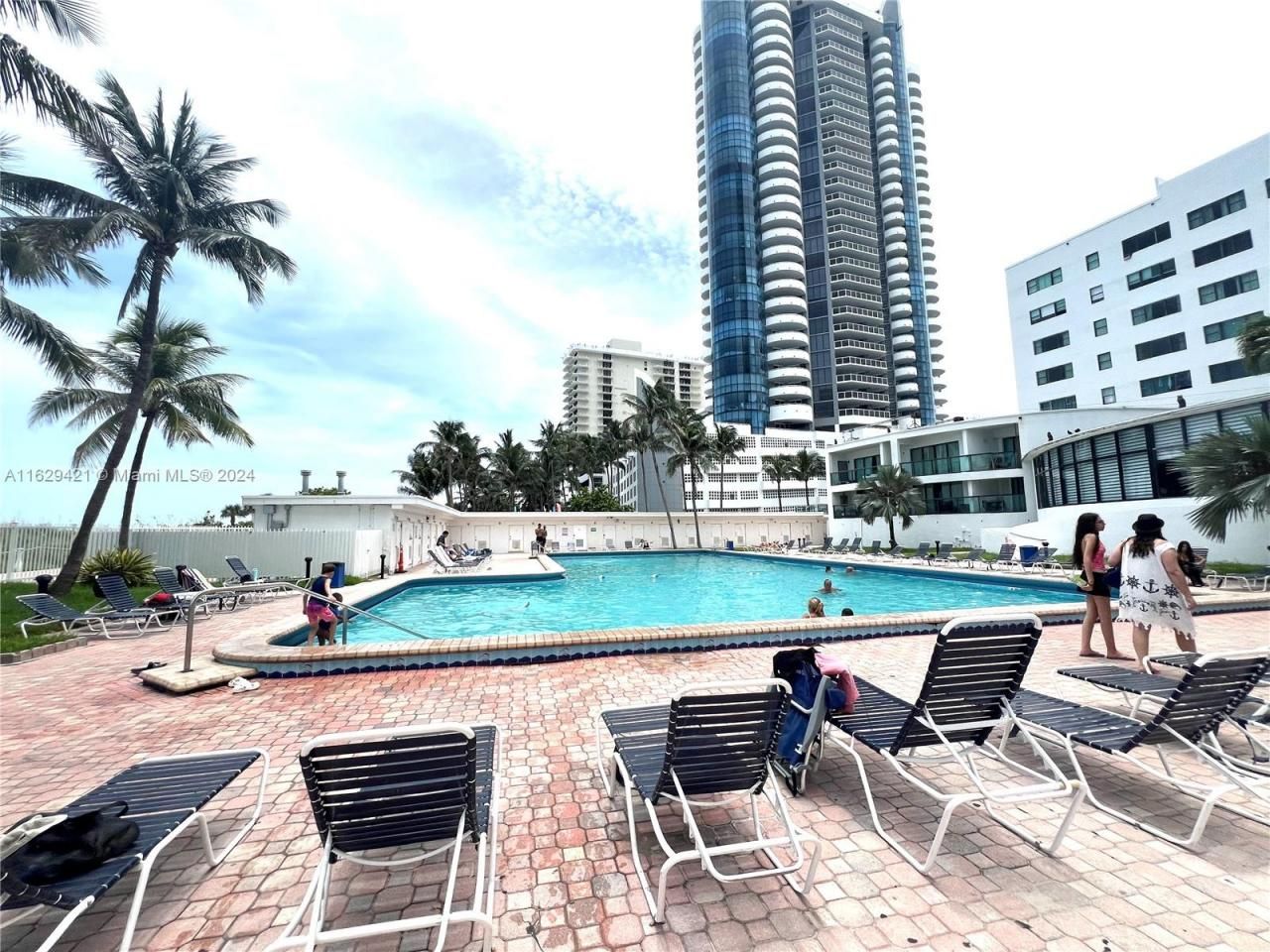 6345 Collins Ave, Unit 635, Miami Beach, FL 33141 Photo